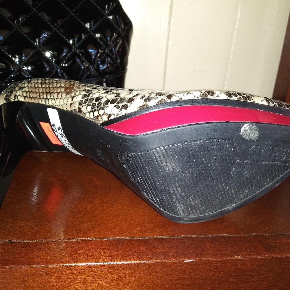 Shoes - Picture 5 of 6